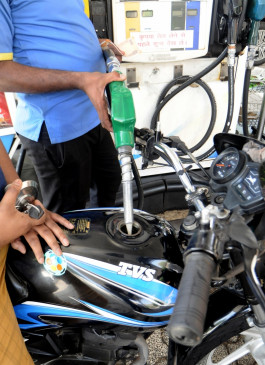 Fuel prices: पेट्रोल-डीजल के फिर बढ़े दाम, जानें कहां कितना रेट
