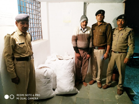 Police caught 10 and a half lakh hemp from under construction house, accused arrested