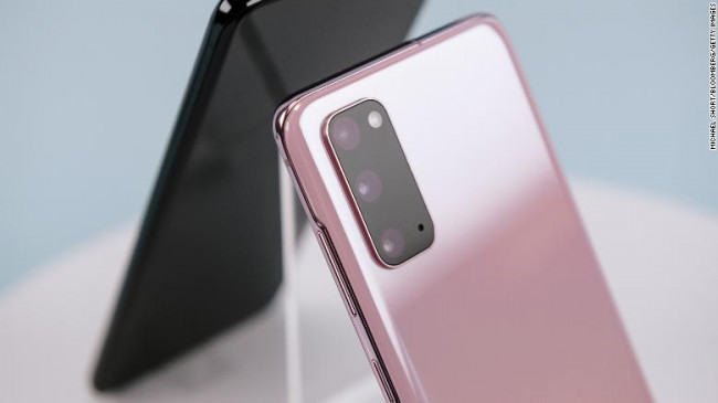 टेक: 64MP कैमरा के साथ Samsung Galaxy S20 हुआ लॉन्च, जानें फीचर्स टेक: 64MP कैमरा के साथ Samsung Galaxy S20 हुआ लॉन्च, जानें फीचर्स