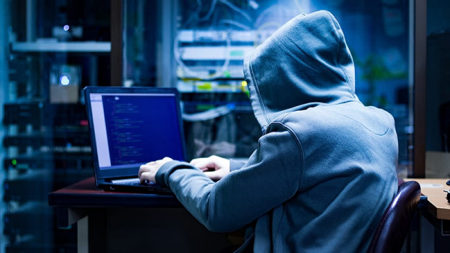 Cyber Fraud : पुणे की एक सॉफ्टवेयर इंजीनियर को 388 रुपए के नेल पॉलिश के लिए चुकाने पड़े 92,446 रुपए