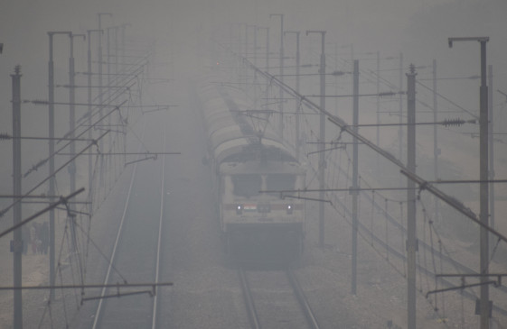  भारतीय रेल ने अब तक 155 जोड़ी ट्रेनों को किया रद्द 