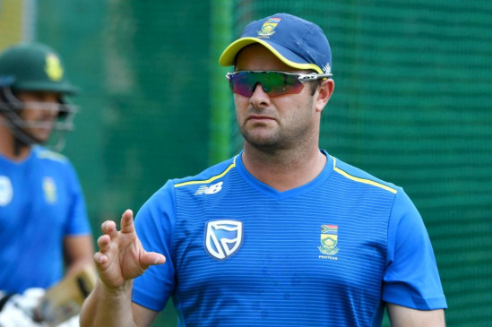 Kovid-19: Boucher asks team to keep phone off Kovid-19: Boucher asks team to keep phone off
