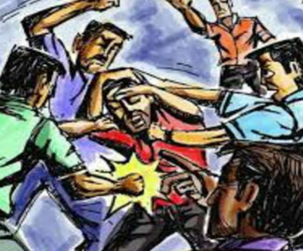 Lathis in ground dispute, brother-in-law injured, case registered on both sides