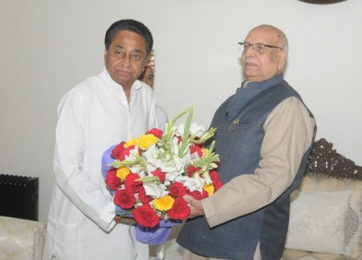 Political Crisis: राज्‍यपाल से मिले सीएम कमलनाथ, बीजेपी पर विधायकों को बंधक बनाने का आरोप