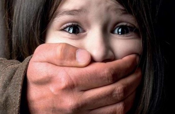 Pledged a girl child by giving loan, money lender asking for 70 thousand rupees Pledged a girl child by giving loan, money lender asking for 70 thousand rupees