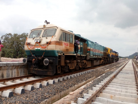 Ratnagiri, Ganga Kaveri and Kashi Express will be canceled for 5 days Ratnagiri, Ganga Kaveri and Kashi Express will be canceled for 5 days