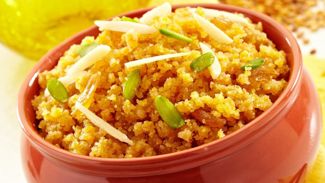 RECIPE: ऐसे बनाएं मूंग दाल का हलवा, सभी पूछेंगे रेसिपी