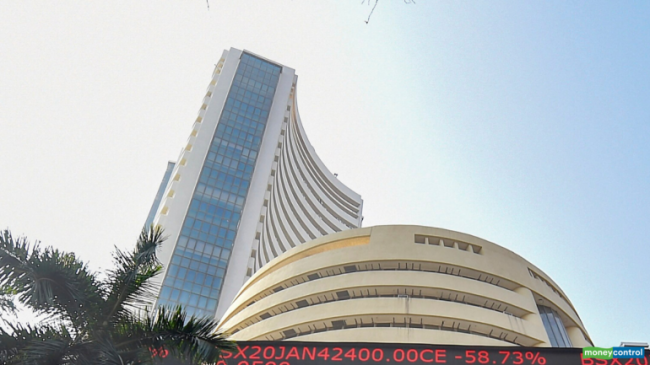 Closing Bell: सेंसेक्स 480 अंक चढ़ा, निफ्टी 11,300 के पार बंद Closing Bell: सेंसेक्स 480 अंक चढ़ा, निफ्टी 11,300 के पार बंद