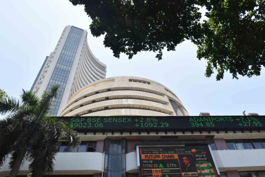 Stock markets fall, Sensex down 153 points (Roundup)