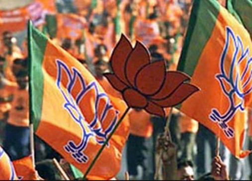 पश्चिम बंगाल: 'देश के गद्दारों को' नारे लगाने के आरोप में तीन बीजेपी कार्यकर्ता गिरफ्तार पश्चिम बंगाल: 'देश के गद्दारों को' नारे लगाने के आरोप में तीन बीजेपी कार्यकर्ता गिरफ्तार