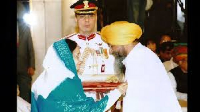 कोरोना : नहीं रहे सिख पंथ के महान रागी पद्मश्री निर्मल सिंह जी खालसा कोरोना : नहीं रहे सिख पंथ के महान रागी पद्मश्री निर्मल सिंह जी खालसा
