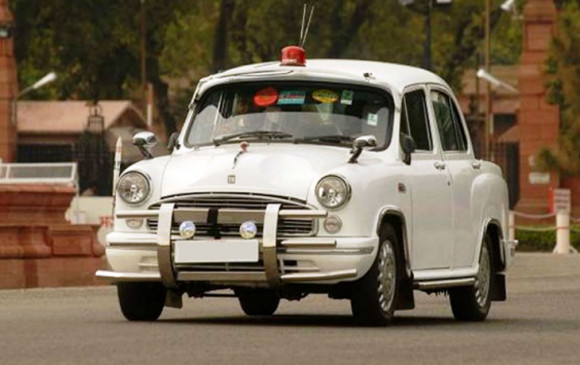 एक वक़्त पर देश की शान होने वाली एंबेसडर, देखें वीडियो
