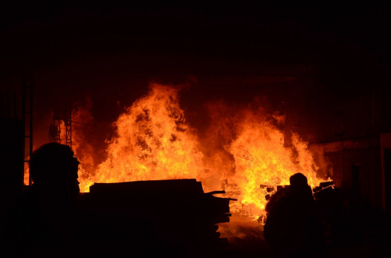 झांसी: सिया गांव के एक घर में लगी आग, भाई-बहन की जलकर मौत
