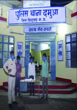 Eight accused of burglarizing ATM arrested, five minors