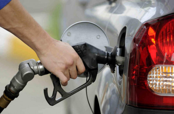 Fuel Price: पेट्रोल- डीजल के दाम में हो सकती है बढ़ोतरी! कच्चे तेल में गिरावट का नहीं होगा असर Fuel Price: पेट्रोल- डीजल के दाम में हो सकती है बढ़ोतरी! कच्चे तेल में गिरावट का नहीं होगा असर