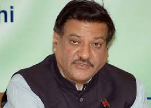 Government should start distributing newspapers immediately Chavan