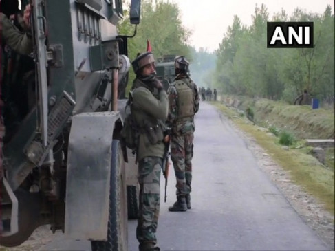 Jammu and Kashmir: घाटी में 24 घंटे में 4 आतंकी ढेर, एक सहयोगी भी मारा गया, सर्च ऑपरेशन जारी  Jammu and Kashmir: घाटी में 24 घंटे में 4 आतंकी ढेर, एक सहयोगी भी मारा गया, सर्च ऑपरेशन जारी