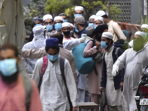 Lockdown India: मरकज से लौटे 93 लोग कोरोना संक्रमित, देशभर में 740 लोगों की पहचान, केंद्र सरकार ने बैन किए टूरिस्ट वीजा Lockdown India: मरकज से लौटे 93 लोग कोरोना संक्रमित, देशभर में 740 लोगों की पहचान, केंद्र सरकार ने बैन किए टूरिस्ट वीजा