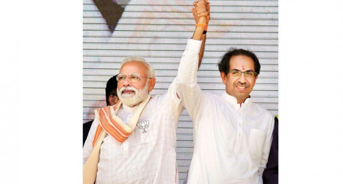 महाराष्ट्र: सीएम पद बचाने उद्धव ठाकरे ने मांगी मदद, पीएम मोदी ने कहा- देखते हैं