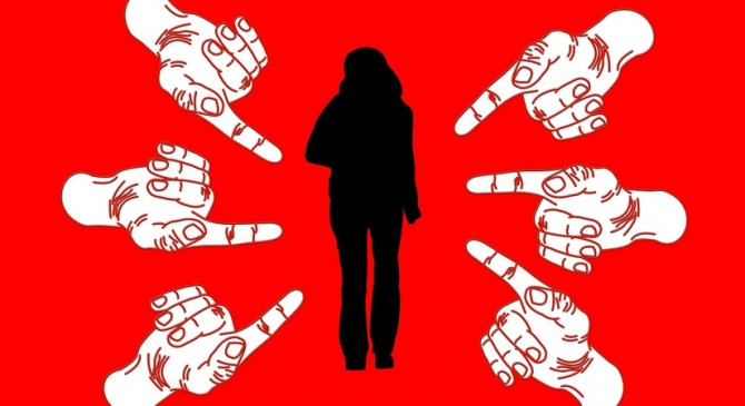 Mass rape with a woman who stayed in a school in Rajasthan Mass rape with a woman who stayed in a school in Rajasthan