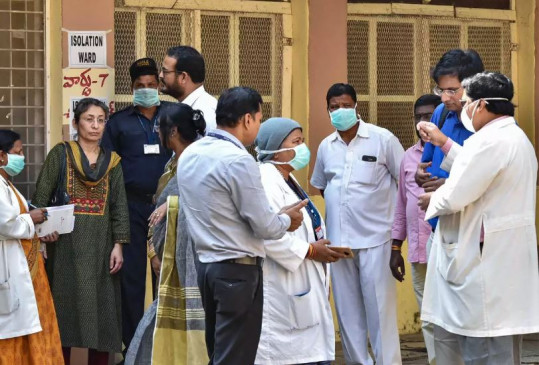 COVID-19 India: देश में अबतक 24,506 कोरोना के मरीज, 775 की मौत, 80 जिलों में 14 दिन से कोई नया केस नहीं COVID-19 India: देश में अबतक 24,506 कोरोना के मरीज, 775 की मौत, 80 जिलों में 14 दिन से कोई नया केस नहीं