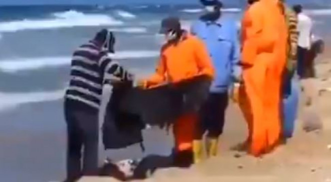 Fake News: क्या कोरोना से मरने वालों के शव समुद्र में डाले जा रहे? वीडियो वायरल