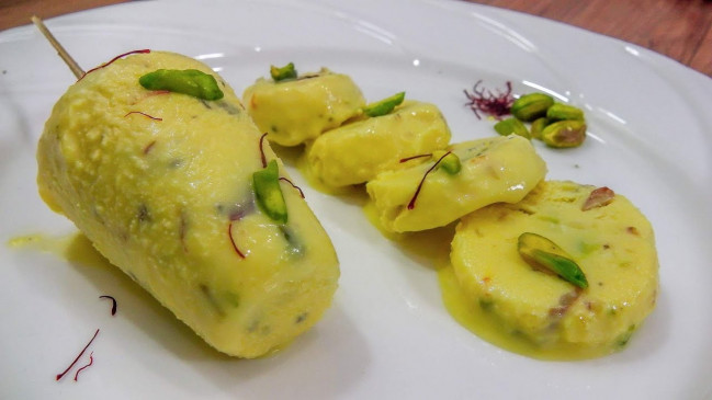 RECIPE: लॉकडाउन में घर पर बनाएं दूध कुल्फी, गर्मी में देगा ताजगी का एहसास RECIPE: लॉकडाउन में घर पर बनाएं दूध कुल्फी, गर्मी में देगा ताजगी का एहसास