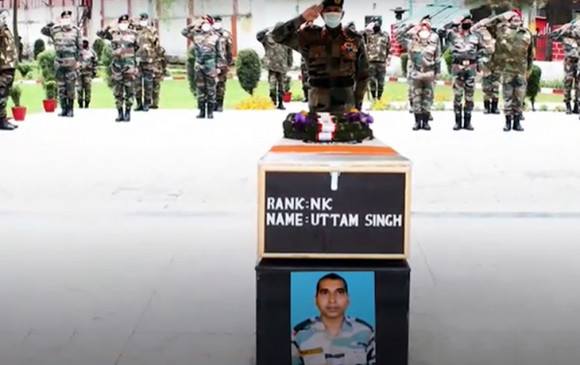 ड्यूटी के दौरान शहीद हुआ भारतीय सेना का जवान