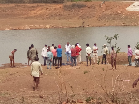 Two boys drown in the pond and die due to drowning
