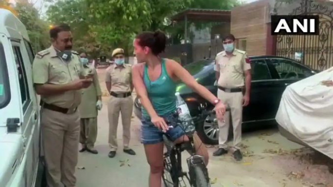 Video: उरुग्वे की राजनयिक ने तोड़ा लॉकडाउन, पुलिस ने रोका तो बोली आपके पीएम बहुत आदरणीय है