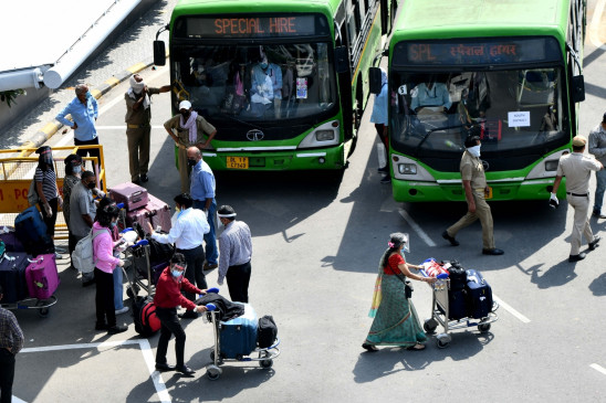  दिल्ली से 150 प्रवासी बसों से पंजाब रवाना 