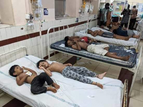 विजाग गैस रिसाव: कुछ बेहोश हुए..तो कुछ अस्पताल की ओर भागे, मवेशी सड़क किनारे मृत पड़े..ऐसा था मंजर विजाग गैस रिसाव: कुछ बेहोश हुए..तो कुछ अस्पताल की ओर भागे, मवेशी सड़क किनारे मृत पड़े..ऐसा था मंजर