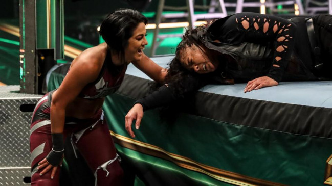 WWE Money in the bank Highlights: एजे स्टाइल्स की गलती के कारण जीते ओटिस, यहां देखें पूरे रिजल्ट्स WWE Money in the bank Highlights: एजे स्टाइल्स की गलती के कारण जीते ओटिस, यहां देखें पूरे रिजल्ट्स