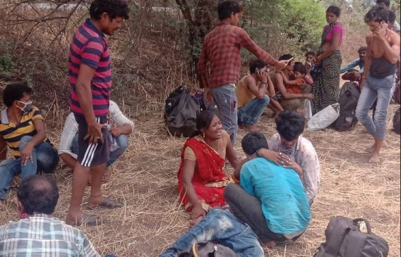 मजदूरों की जिंदगी से खेलता लॉकडाउन: 10 दिन में ट्रेन और सड़क हादसे में हुई 77 प्रवासी मजदूरों की मौत मजदूरों की जिंदगी से खेलता लॉकडाउन: 10 दिन में ट्रेन और सड़क हादसे में हुई 77 प्रवासी मजदूरों की मौत