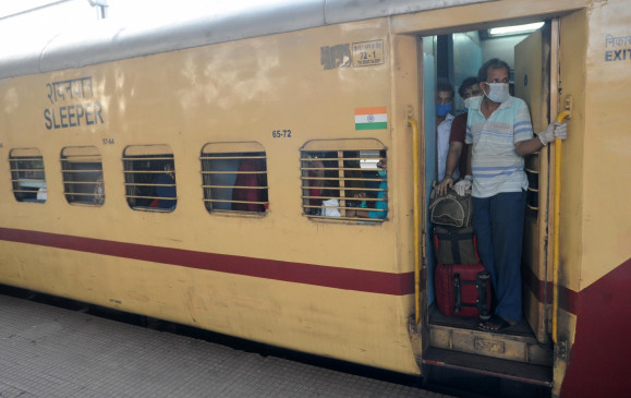  80 प्रतिशत श्रमिक विशेष ट्रेनें उप्र, बिहार गईं : रेलवे 