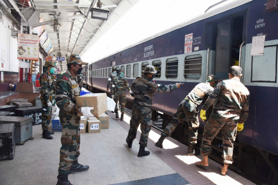  बिहार : जयपुर से प्रवासी मजदूरों को लेकर पटना पहुंची स्पेशल ट्रेन 