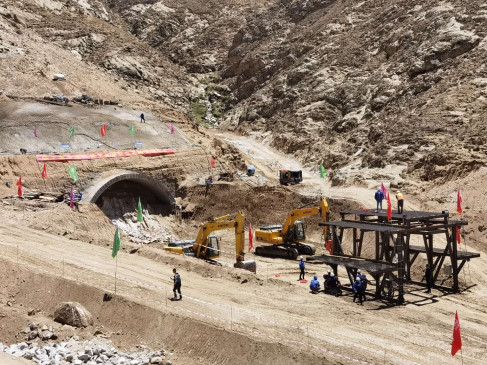  ल्हासा में चोंगछाई पहाड़ की सुरंग का निर्माण शुरू 