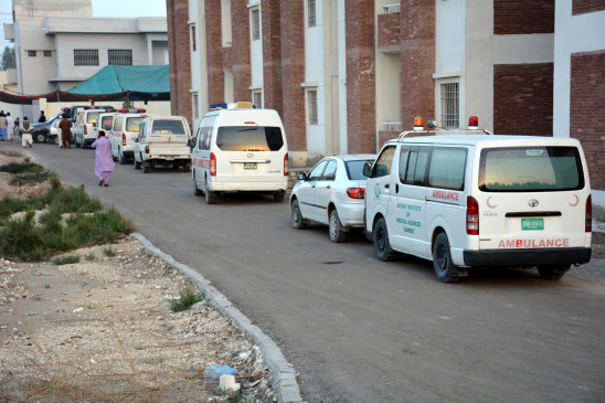 पाकिस्तान: कोरोना के मामलों में तेजी से इजाफा, अस्पतालों में नहीं बची मरीजों के लिए जगह