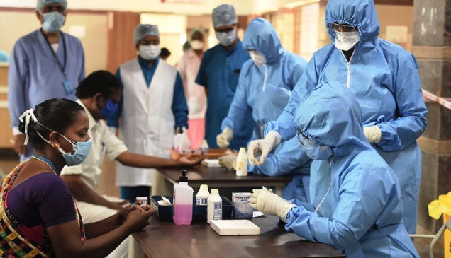 Coronavirus in India: 24 घंटे में 3,604 नए मरीज, अब तक 70 हजार 756 लोग हुए संक्रमित, 2293 की मौत Coronavirus in India: 24 घंटे में 3,604 नए मरीज, अब तक 70 हजार 756 लोग हुए संक्रमित, 2293 की मौत