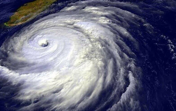 Amphan Cyclone: ओडिशा तट के करीब चक्रवाती तूफान 'अम्फान', सहमे कई राज्य, जानिए कहां-कहां से गुजरेगा