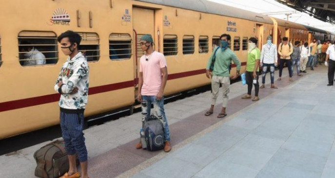 Indian Railway: कल से फिर पटरी पर दौड़ेंगी ट्रेनें, ऐसे करें टिकट बुकिंग