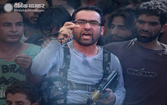 पुलवामा: सुरक्षाबलों को मिली बड़ी कामयाबी, एनकाउंटर में हिज्बुल कमांडर रियाज नायकू ढेर पुलवामा: सुरक्षाबलों को मिली बड़ी कामयाबी, एनकाउंटर में हिज्बुल कमांडर रियाज नायकू ढेर