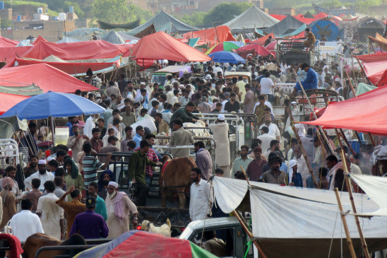  पाकिस्तान : लॉकडाउन में शनिवार से भारी ढील, सुबह से शाम तक खुलेंगे बाजार 