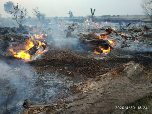 Wood yard of NH trashed by Narwai fire