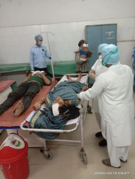 Workers going from Mumbai to UP overturned, eight injured