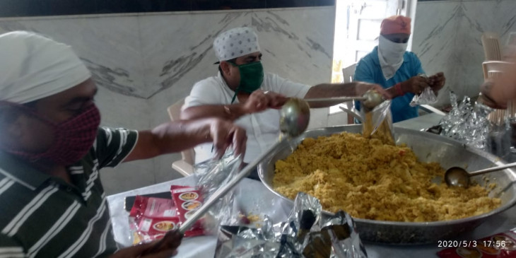 लॉकडाउन के दौरान जरूरतमंदों में बांटे गए 4 लाख से ज्यादा खाने के पैकेट लॉकडाउन के दौरान जरूरतमंदों में बांटे गए 4 लाख से ज्यादा खाने के पैकेट