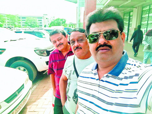 3 traders of Nagpur stranded abroad for 70 days, family upset 3 traders of Nagpur stranded abroad for 70 days, family upset