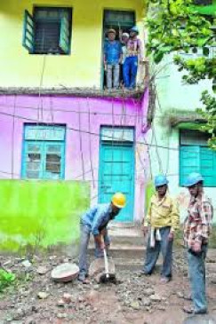 Ajni lived in railway quarters for rent, action on 10 people