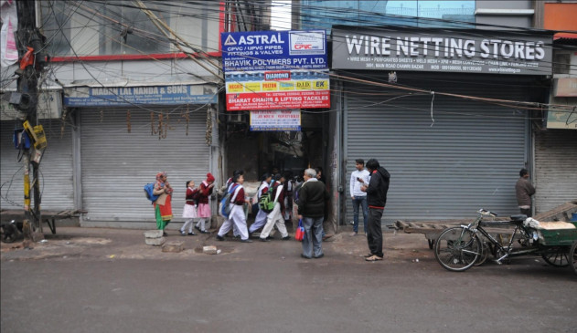  दिल्ली में खुलेंगी सभी दुकानें, वाहनों से भी प्रतिबंध हटाए 