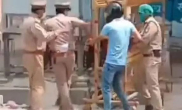 Fake news: अयोध्या में पुलिस ने दो आतंकवादियों को बम के साथ पकड़ा, जानें वायरल वीडियो का सच